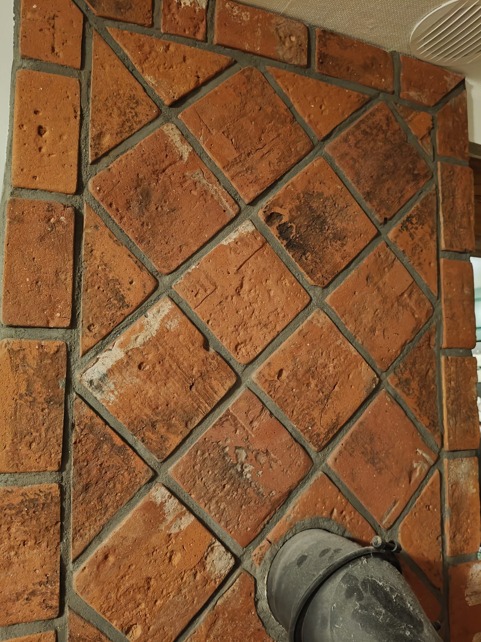 Podłoga z terakoty rustykalnej z fugowaniem